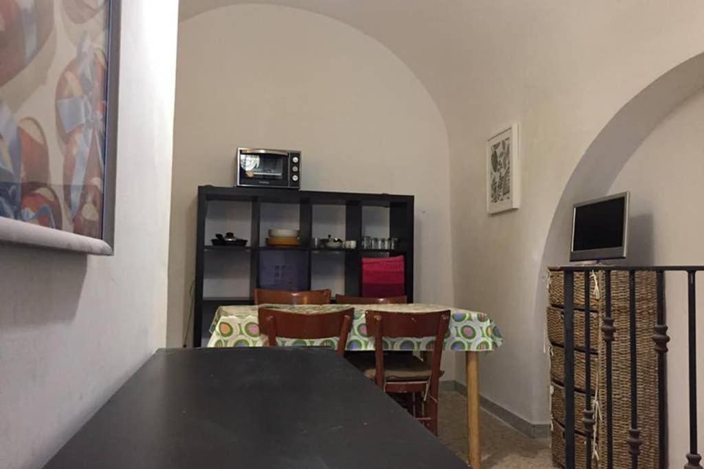 Historic Apartment In Centre Of City 100M To Sea Monopoli Buitenkant foto