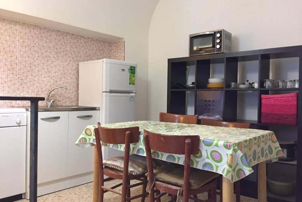 Historic Apartment In Centre Of City 100M To Sea Monopoli Buitenkant foto