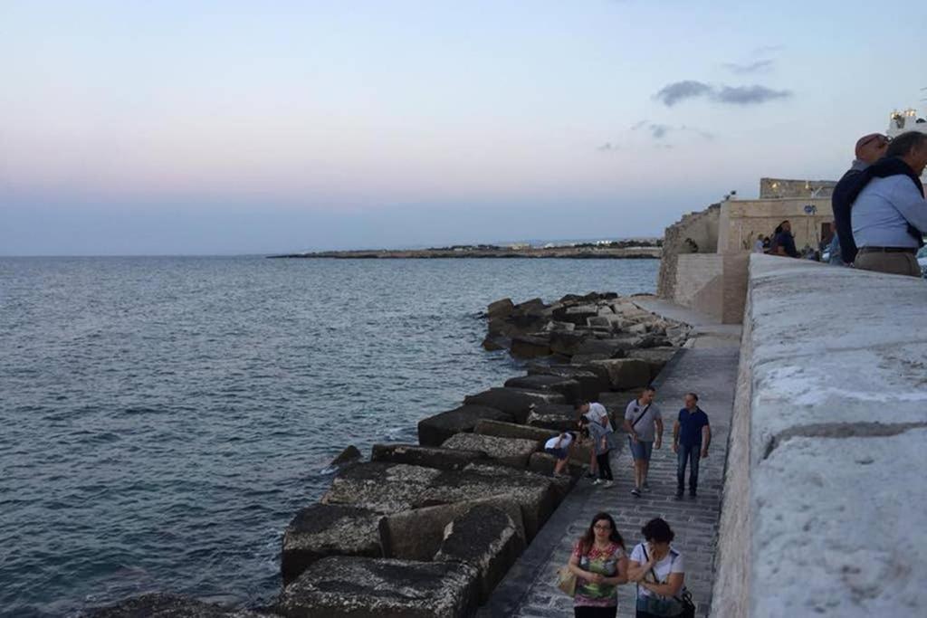 Historic Apartment In Centre Of City 100M To Sea Monopoli Buitenkant foto