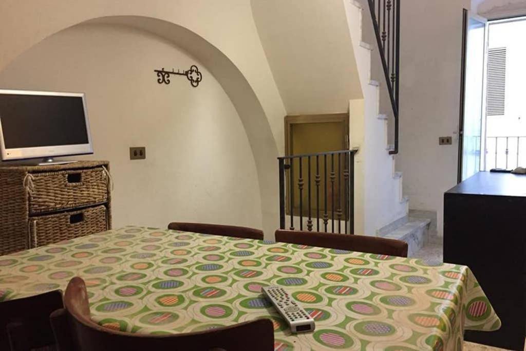 Historic Apartment In Centre Of City 100M To Sea Monopoli Buitenkant foto