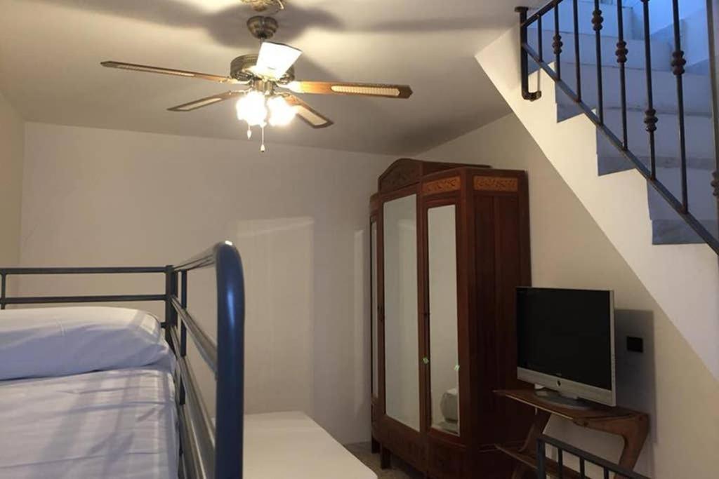 Historic Apartment In Centre Of City 100M To Sea Monopoli Buitenkant foto