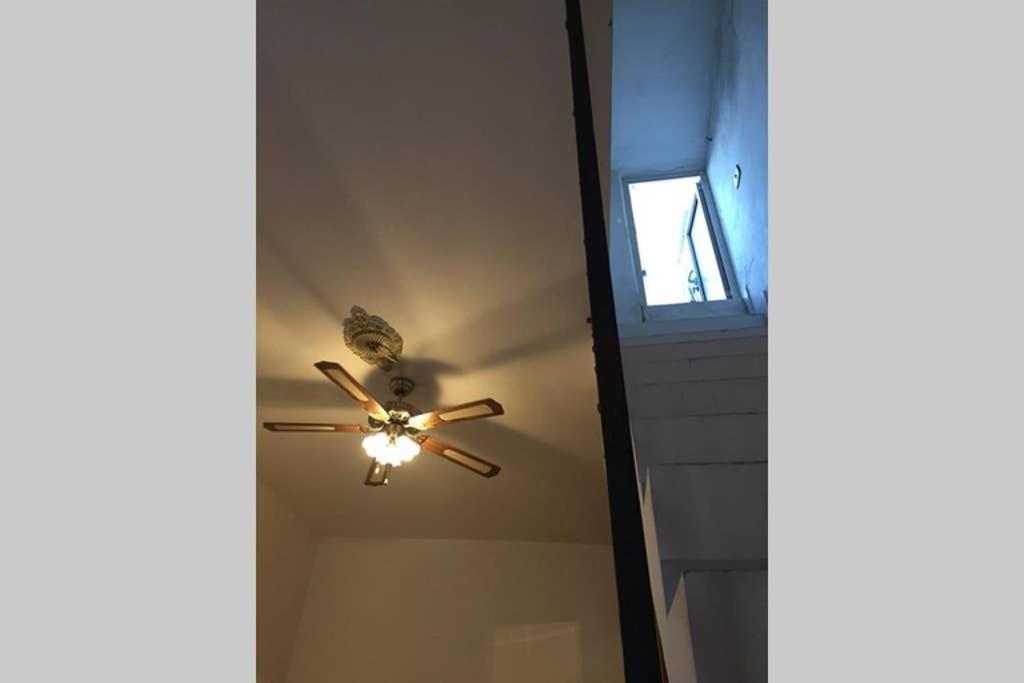 Historic Apartment In Centre Of City 100M To Sea Monopoli Buitenkant foto