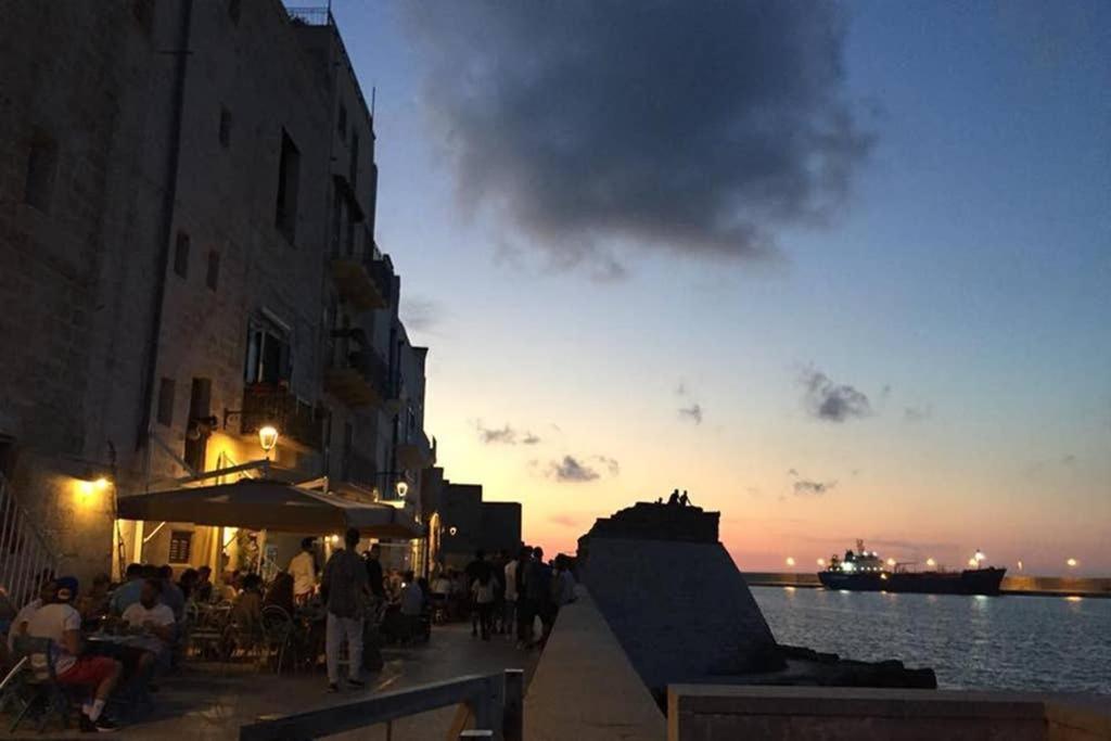 Historic Apartment In Centre Of City 100M To Sea Monopoli Buitenkant foto